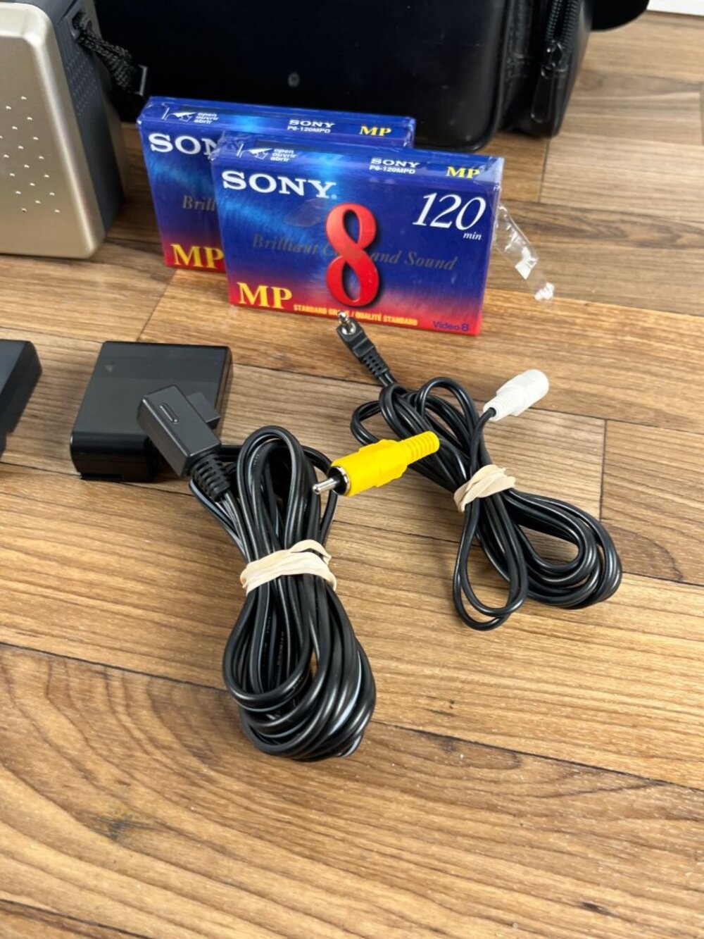 Sharp VL-E785 Viewcam Camcorder Camera & Accessories Tapes TESTED NO BATTERY CHA - Picture 4 of 16